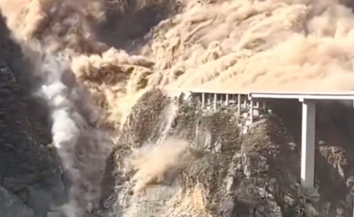 Puente de 758 metros colapsó parcialmente en China